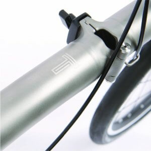 Pures gebürstetes Titan