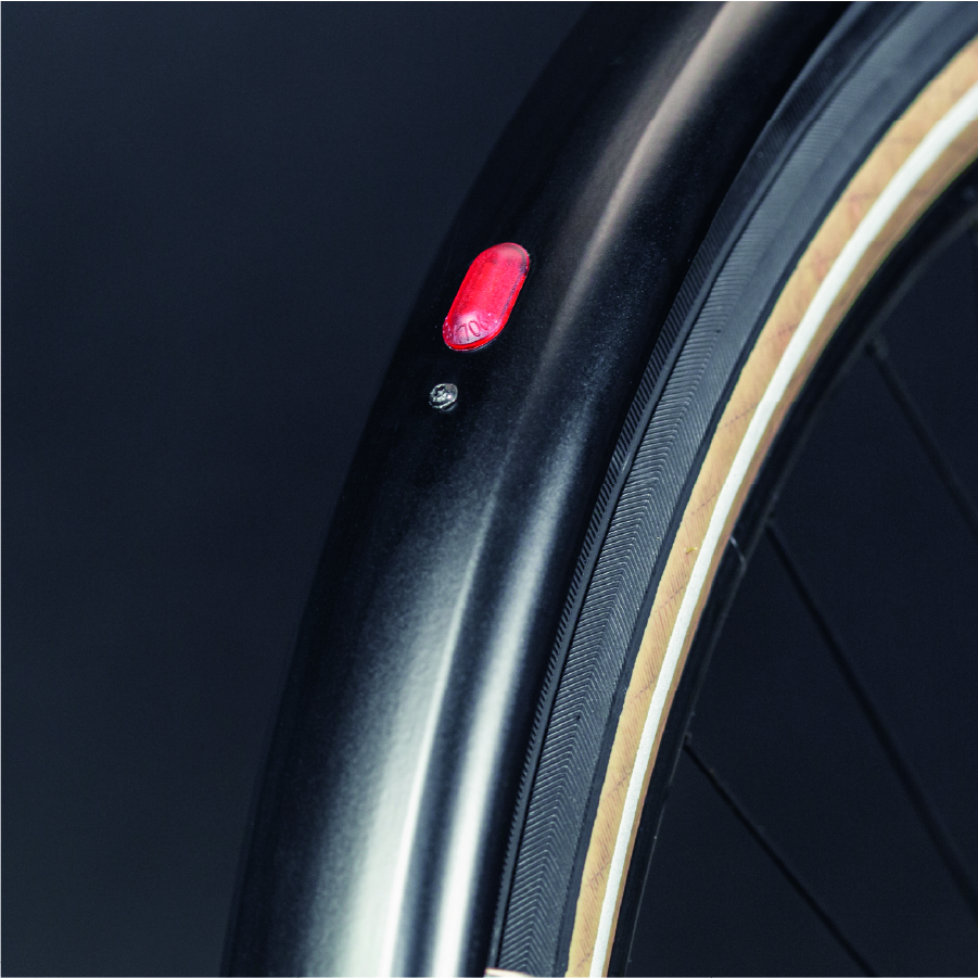 integrierte Beleuchtung und Ballonreifen von Schindelhauer Gustav